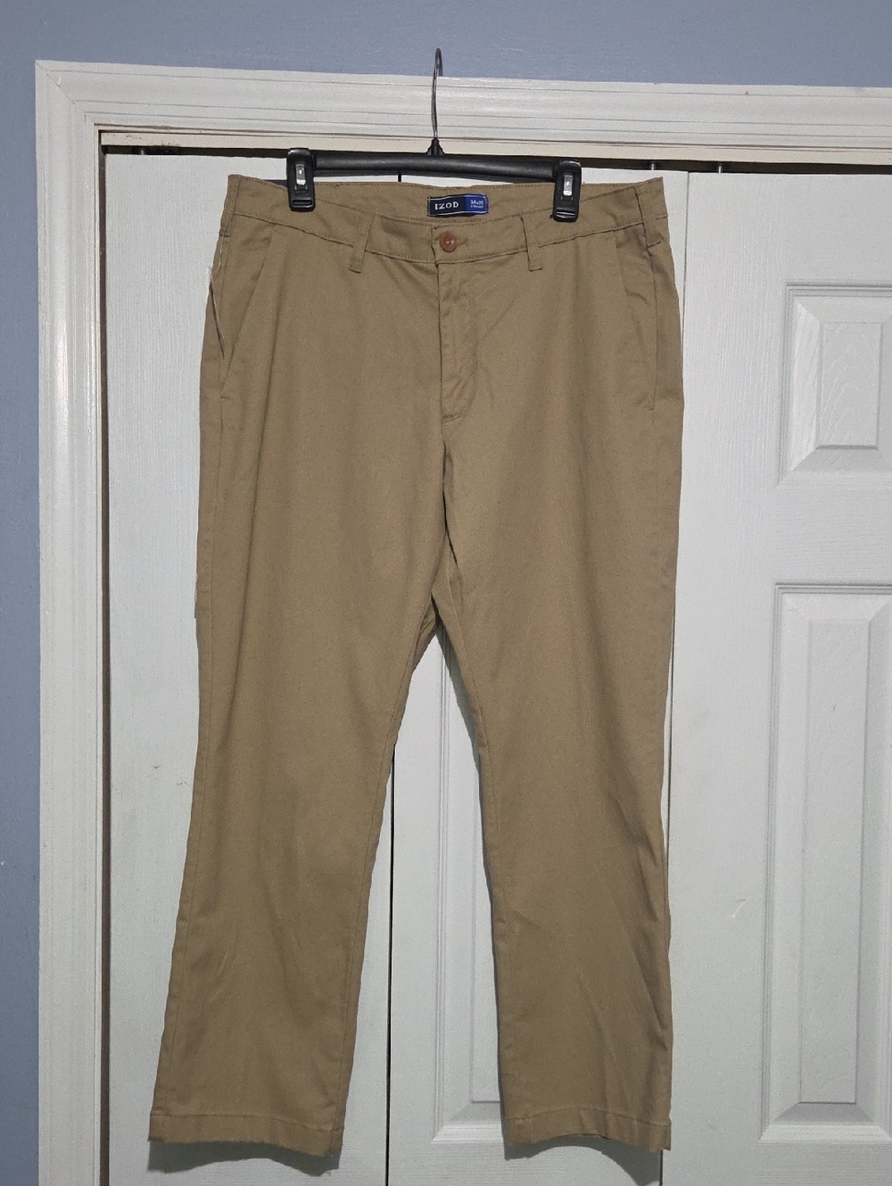 Izod Men’s Tan Chino Pants